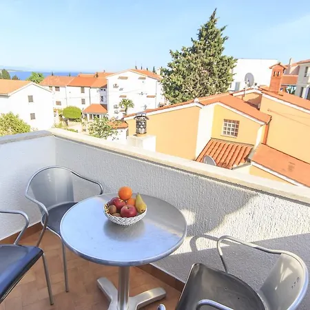 Alison Apartman