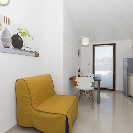 Alison Apartment Premantura